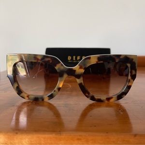 Diff brand eyewear Arden hz sunglasses CLASSY!